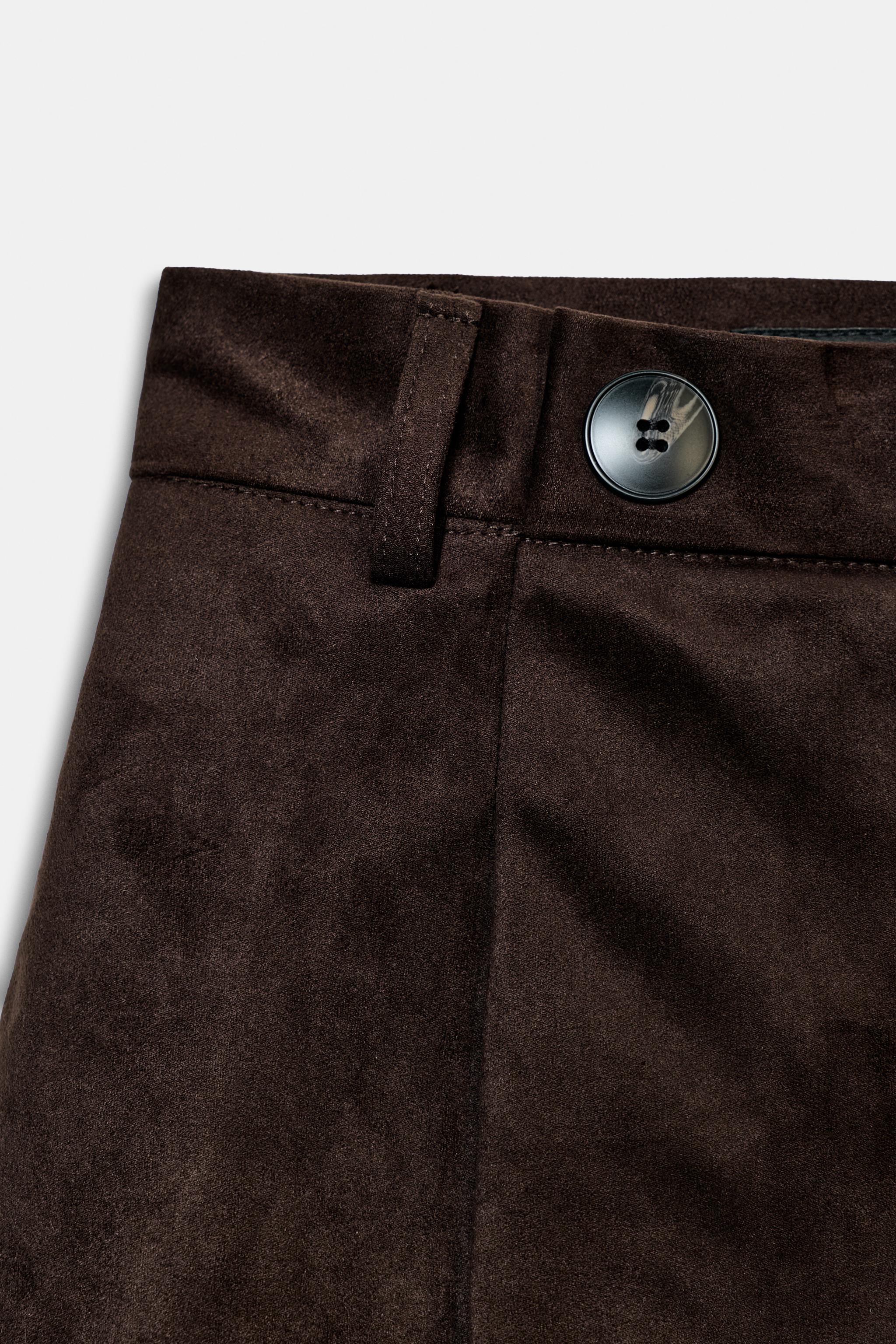 PLEATED BUTTON SHORTS